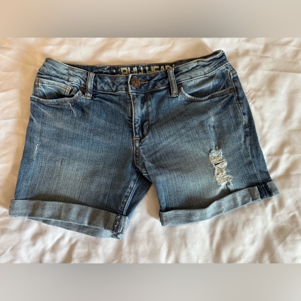 Bullhead Boyfriend Jean Shorts Juniors 1 | Medium Wash, Distressed, Classic